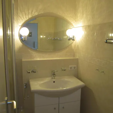 Hof 406 - Berliner Hof - Seeblick שרבאוץ